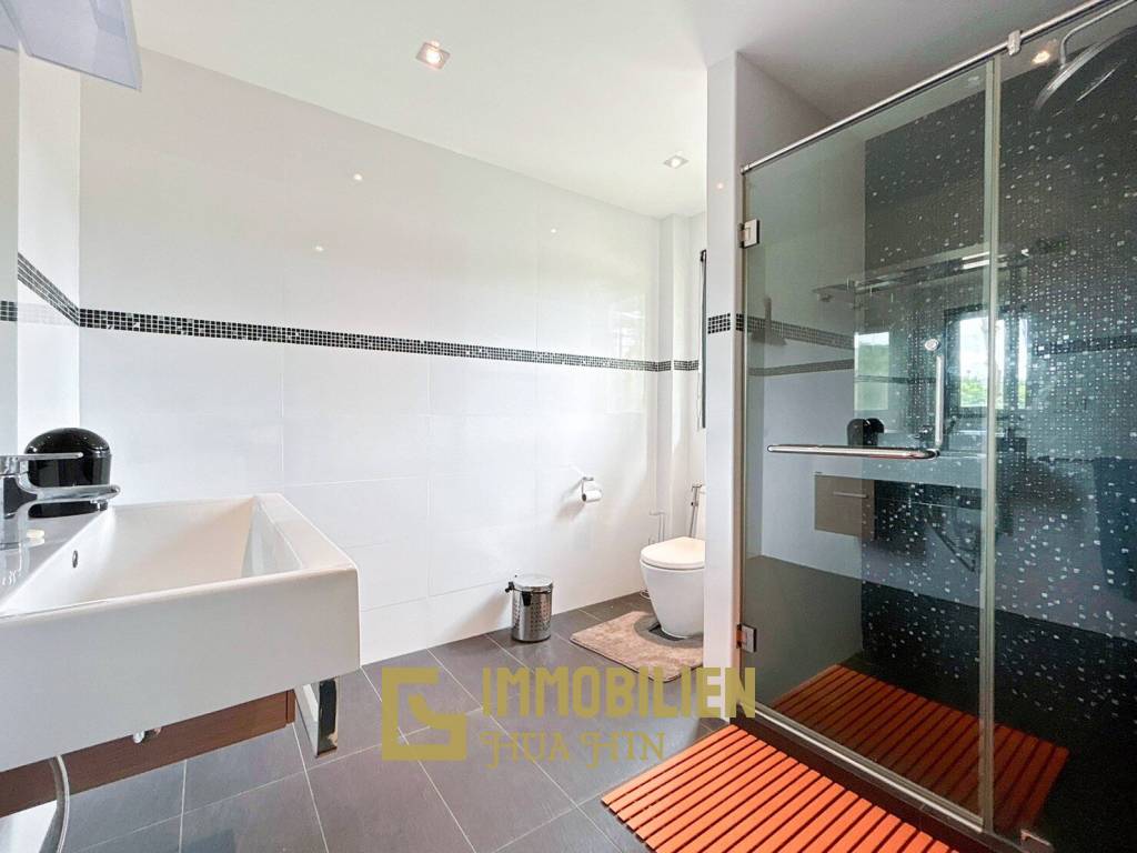 4,800 metro cuadrado 4 ` 5 Baño Villa de Venta