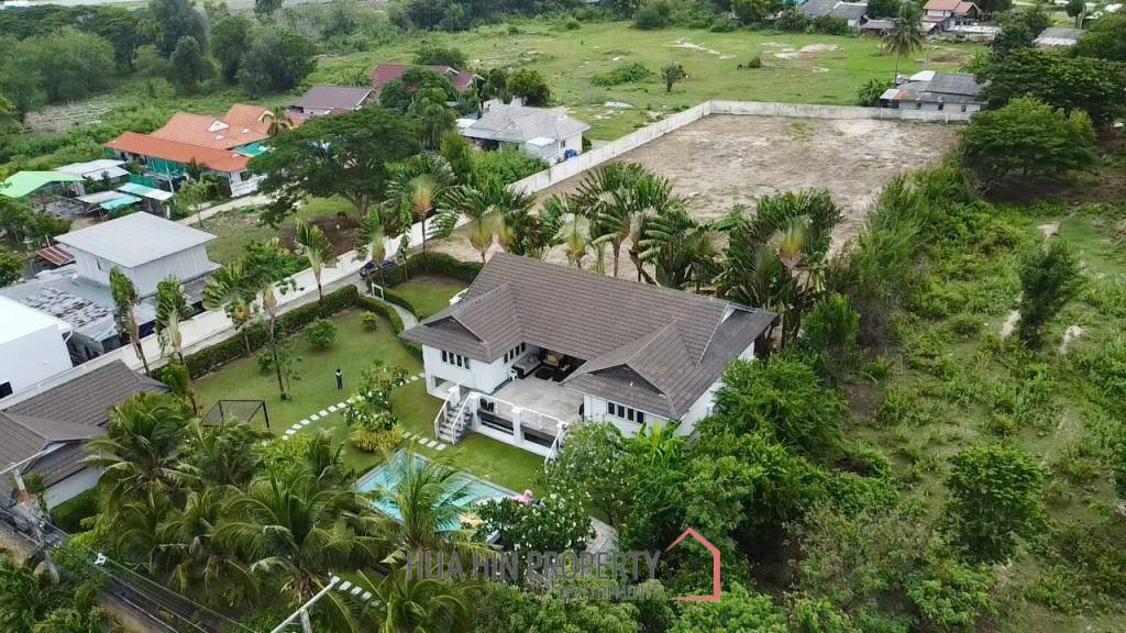 Luxury 3 Bedroom Pool Villa on Large Land Plot