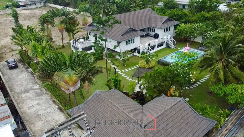 Luxury 3 Bedroom Pool Villa on Large Land Plot