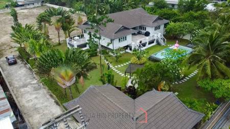 Luxury 3 Bedroom Pool Villa on Large Land Plot