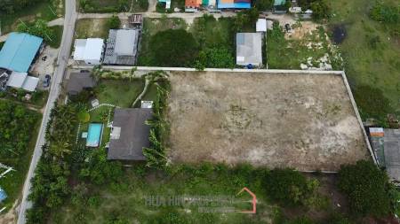 Luxury 3 Bedroom Pool Villa on Large Land Plot