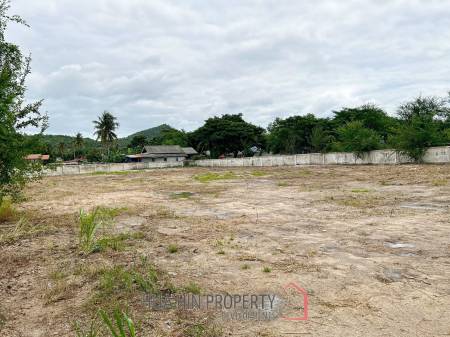 Luxury 3 Bedroom Pool Villa on Large Land Plot