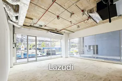 Retail space for rent at Summer Hub