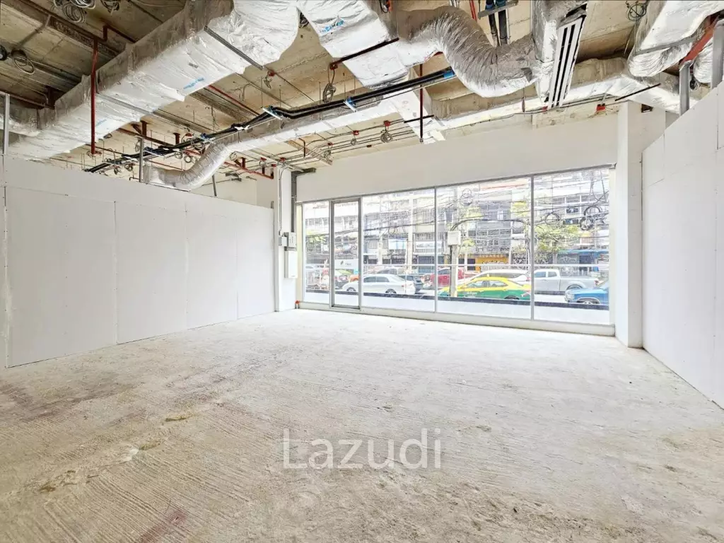Retail space for rent at Summer Hub