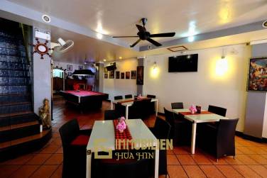 Prime Location: Restaurant Business with 12 Guest Rooms in Cha Am