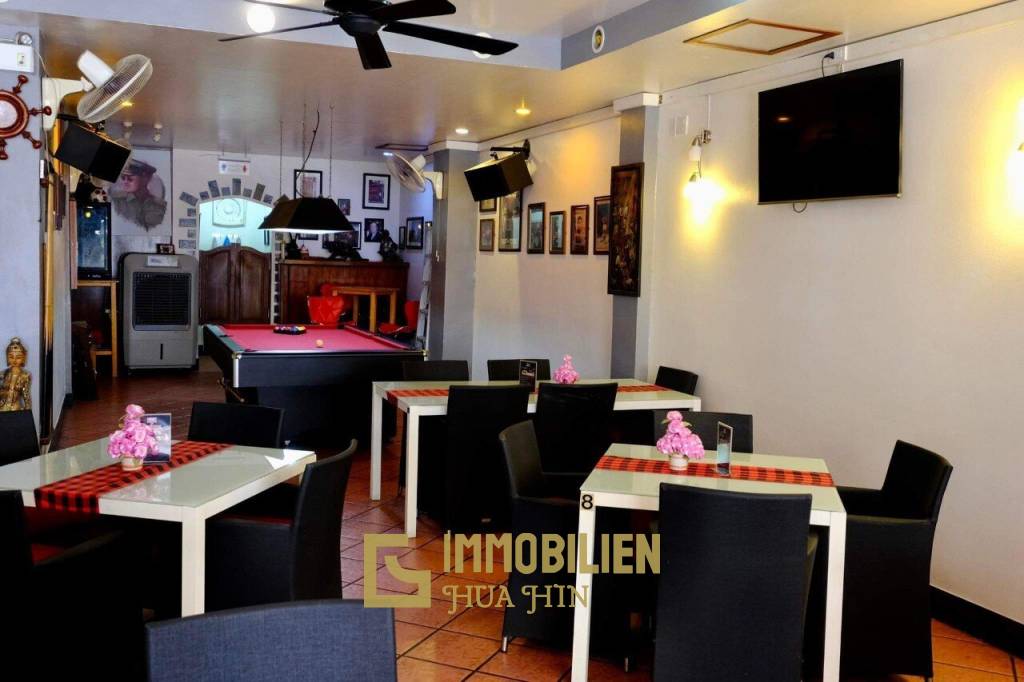 Prime Location: Restaurant Business with 12 Guest Rooms in Cha Am