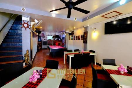 Prime Location: Restaurant Business with 12 Guest Rooms in Cha Am