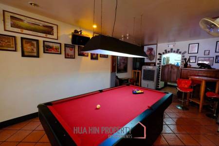 Prime Location: Restaurant Business with 12 Guest Rooms in Cha Am