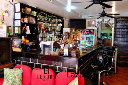 Prime Location: Restaurant Business with 12 Guest Rooms in Cha Am