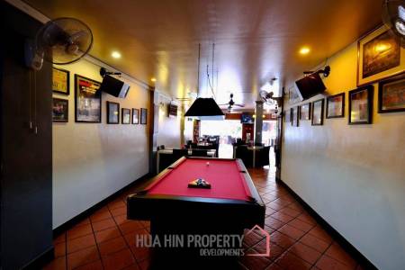 Prime Location: Restaurant Business with 12 Guest Rooms in Cha Am
