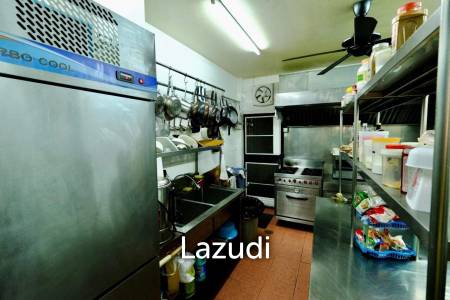 Prime Location: Restaurant Business with 12 Guest Rooms in Cha Am