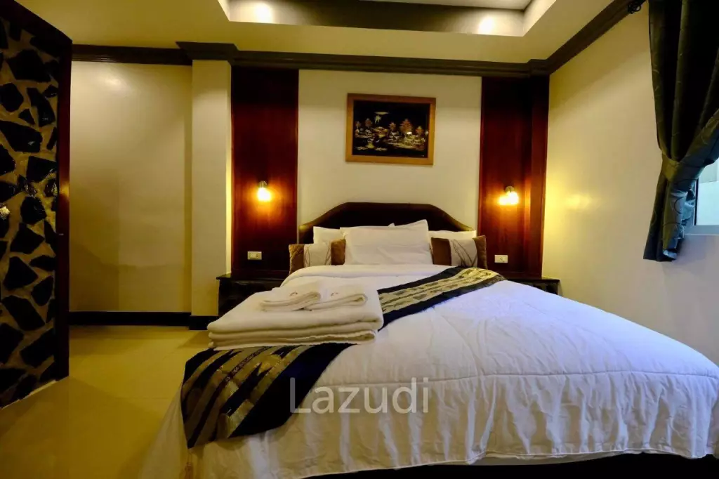 Prime Location: Restaurant Business with 12 Guest Rooms in Cha Am