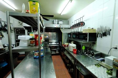 Prime Location: Restaurant Business with 12 Guest Rooms in Cha Am