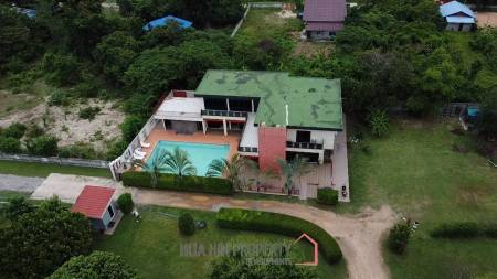 Cha Am Resort with 6 Apartment and 10 Townhouse on 7 Rai of Land