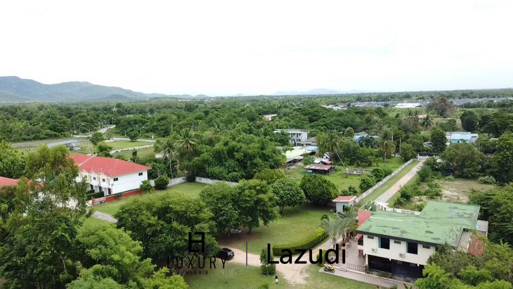 Cha Am Resort with 6 Apartment and 10 Townhouse on 7 Rai of Land