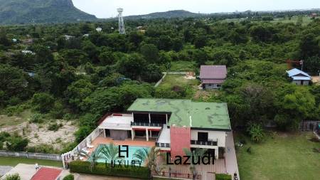 Cha Am Resort with 6 Apartment and 10 Townhouse on 7 Rai of Land