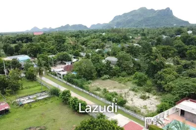 Cha Am Resort with 6 Apartment and 10 Townhouse on 7 Rai of Land