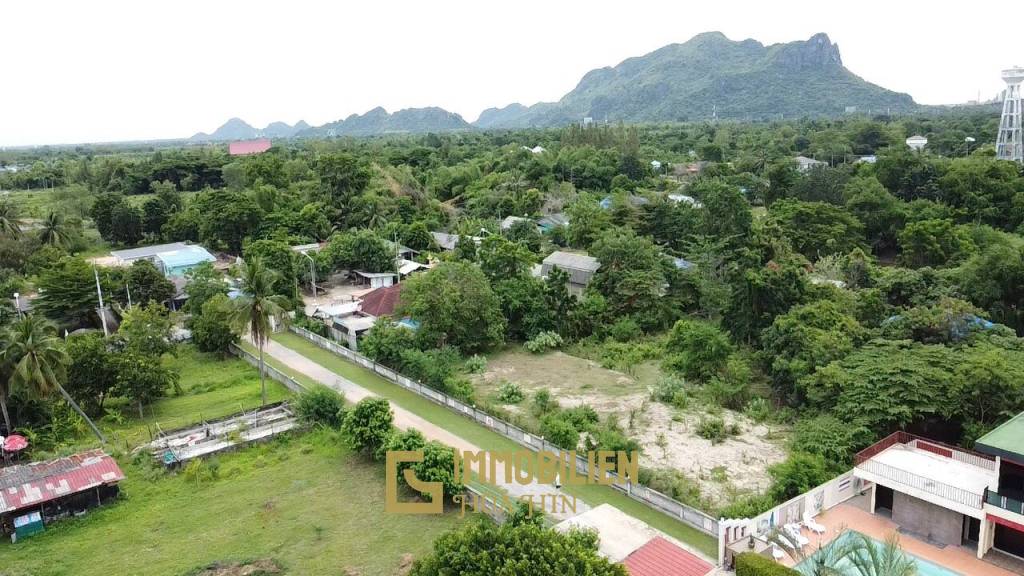 Cha Am Resort with 6 Apartment and 10 Townhouse on 7 Rai of Land