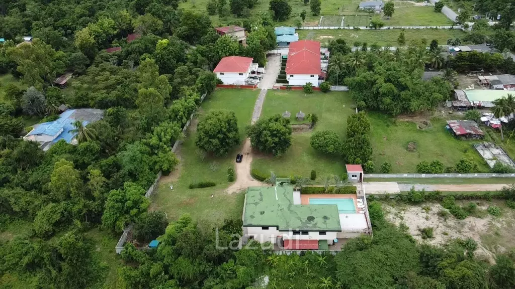 Cha Am Resort with 6 Apartment and 10 Townhouse on 7 Rai of Land
