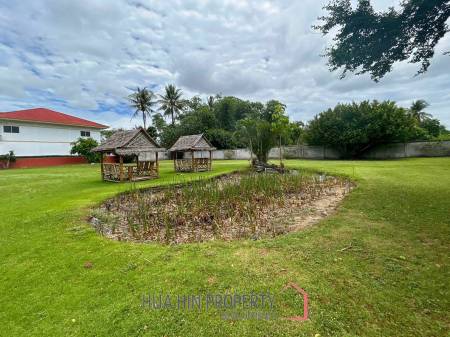 Cha Am Resort with 6 Apartment and 10 Townhouse on 7 Rai of Land