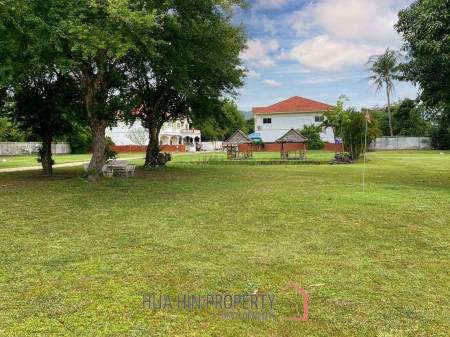 Cha Am Resort with 6 Apartment and 10 Townhouse on 7 Rai of Land