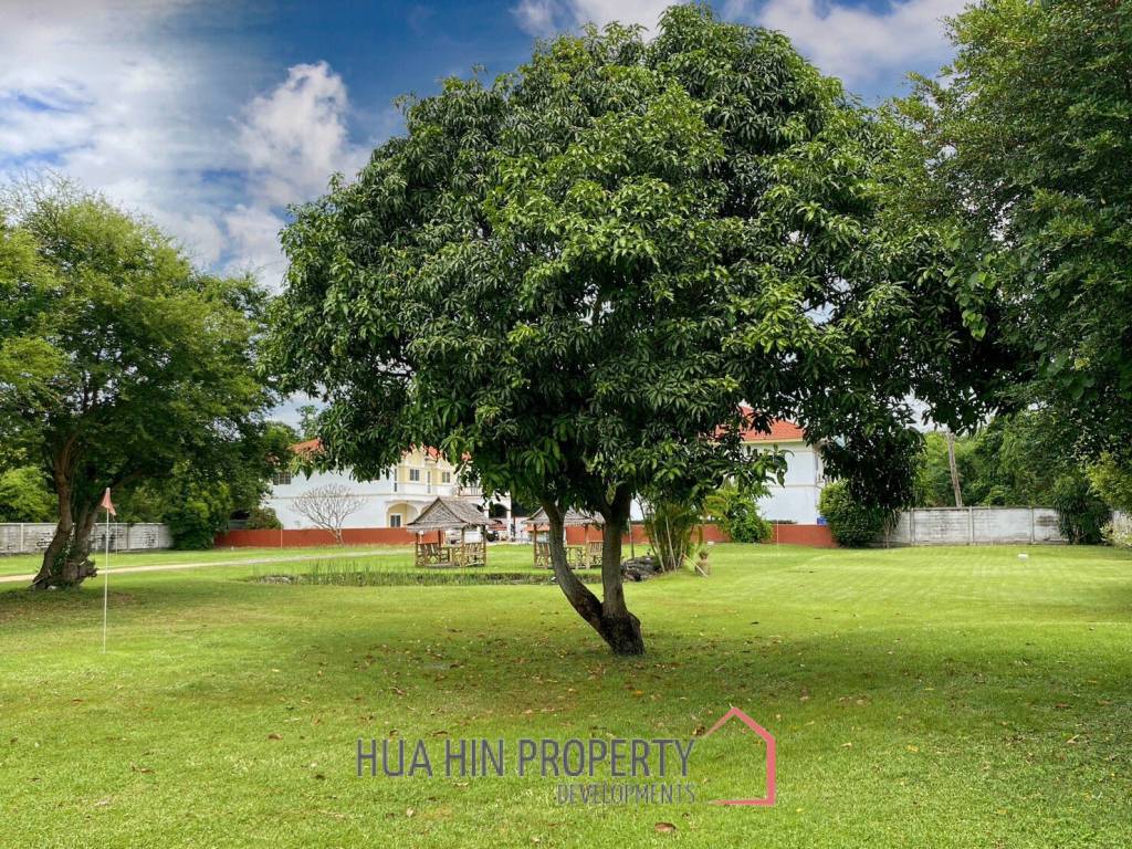 Cha Am Resort with 6 Apartment and 10 Townhouse on 7 Rai of Land