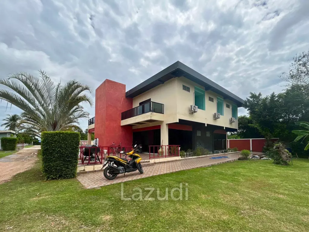 Cha Am Resort with 6 Apartment and 10 Townhouse on 7 Rai of Land