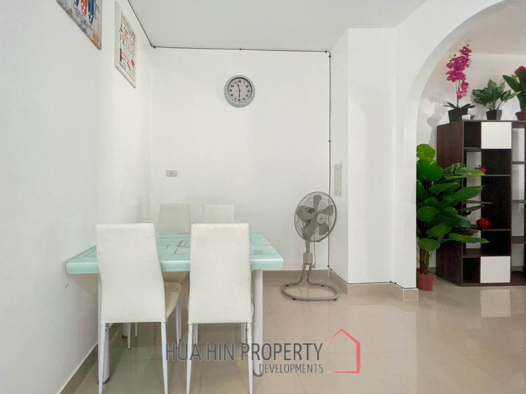 Cha Am Resort with 6 Apartment and 10 Townhouse on 7 Rai of Land