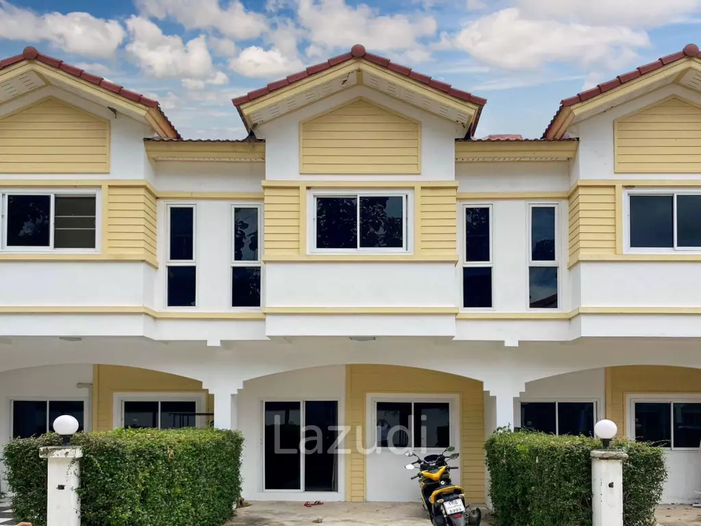 Cha Am Resort with 6 Apartment and 10 Townhouse on 7 Rai of Land