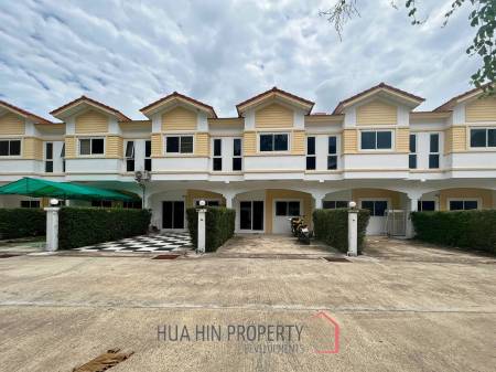 Cha Am Resort with 6 Apartment and 10 Townhouse on 7 Rai of Land