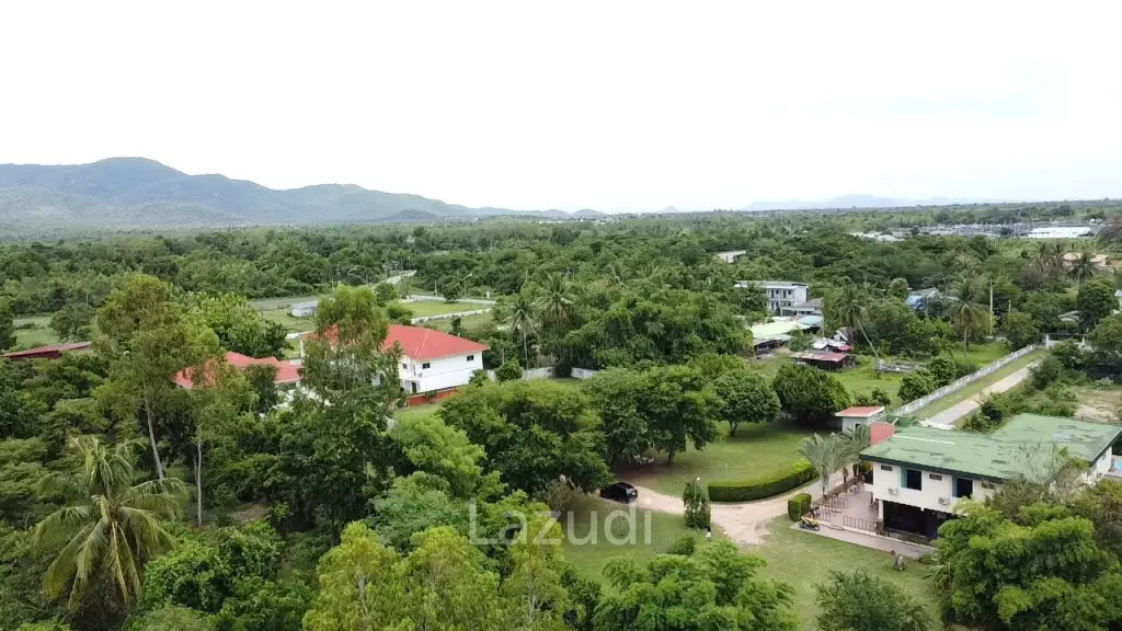 Cha Am Resort with 6 Apartment and 10 Townhouse on 7 Rai of Land