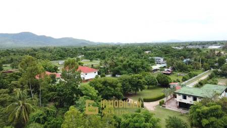 Cha Am Resort with 6 Apartment and 10 Townhouse on 7 Rai of Land