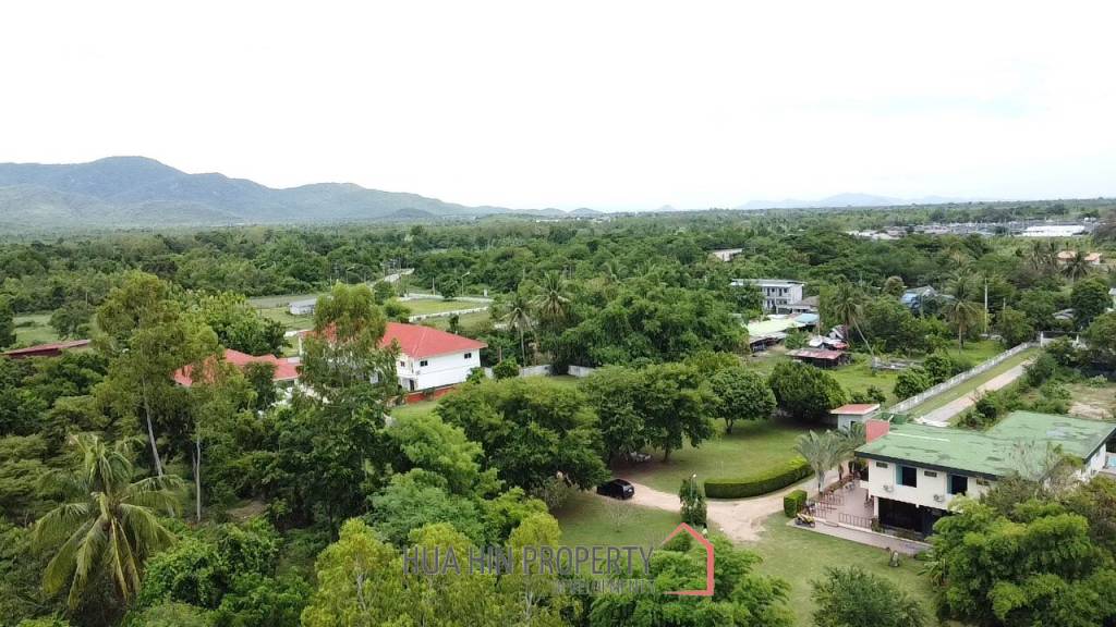 Cha Am Resort with 6 Apartment and 10 Townhouse on 7 Rai of Land