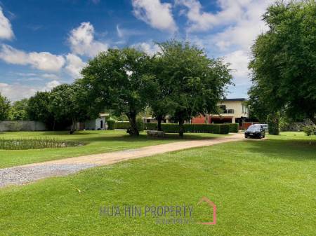 Cha Am Resort with 6 Apartment and 10 Townhouse on 7 Rai of Land