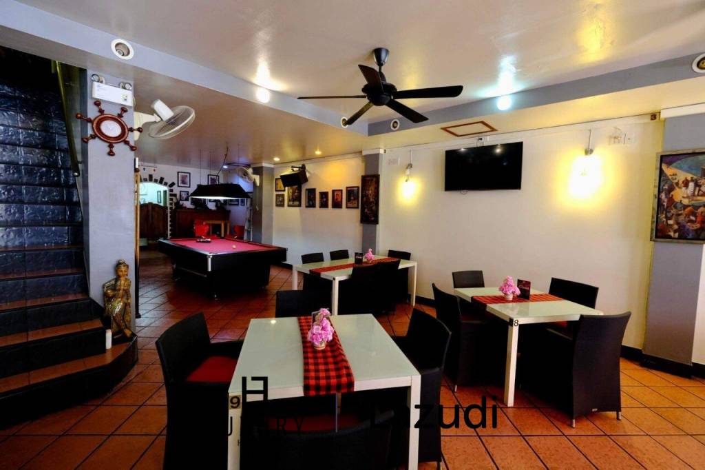 Prime Location: Restaurant Business with 12 Guest Rooms in Cha Am