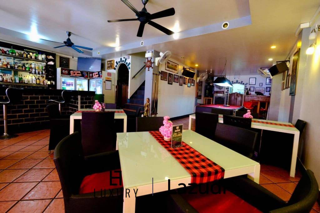 Prime Location: Restaurant Business with 12 Guest Rooms in Cha Am