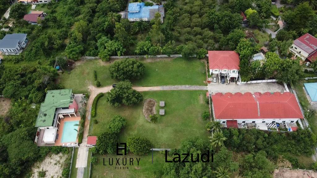 Cha Am Resort with 6 Apartment and 10 Townhouse on 7 Rai of Land