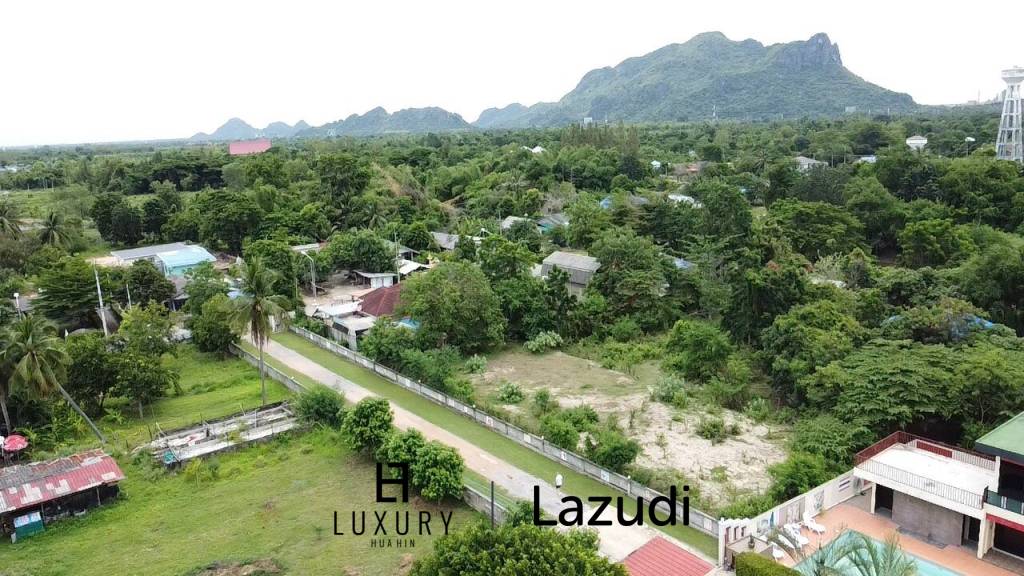 Cha Am Resort with 6 Apartment and 10 Townhouse on 7 Rai of Land