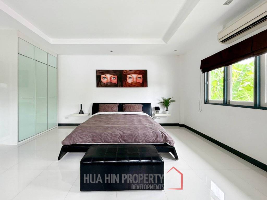 Luxury 4 Bedroom Pool Villa on Large Land Plot