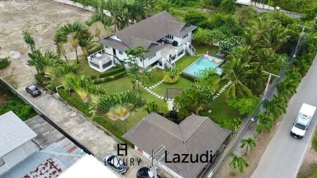 Luxury 4 Bedroom Pool Villa on Large Land Plot