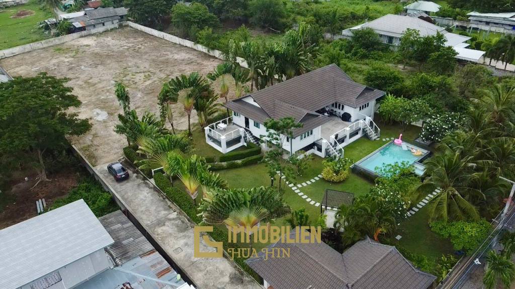 Luxury 4 Bedroom Pool Villa on Large Land Plot