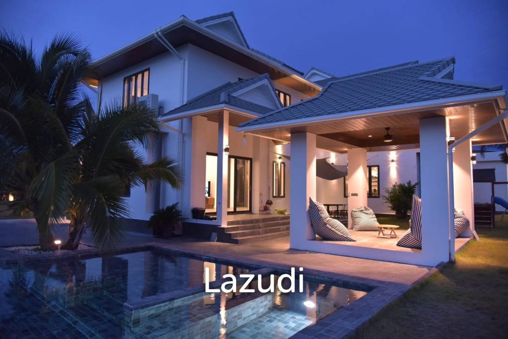 Luxurious Modern 8 Bedroom Pool Villa on Large Land Plot