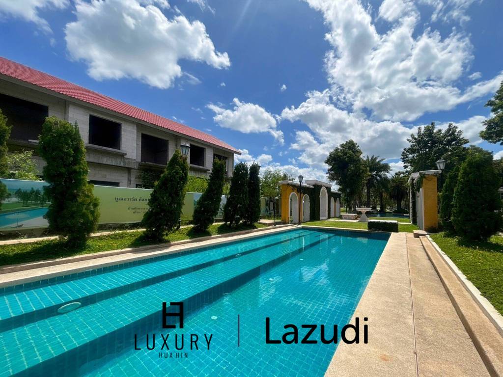 Boulevard Tuscany: Stadtreihenhaus mit 2 Schlafzimmern in Cha Am