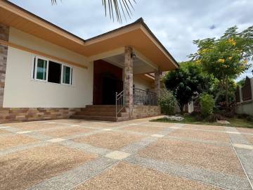 5 Beds 3 Baths 305 SQ.M Single House