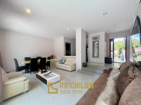 Boulevard Tuscany : 2 Bedroom Townhouse In Cha Am