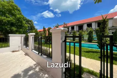Boulevard Tuscany : 2 Bedroom Townhouse In Cha Am