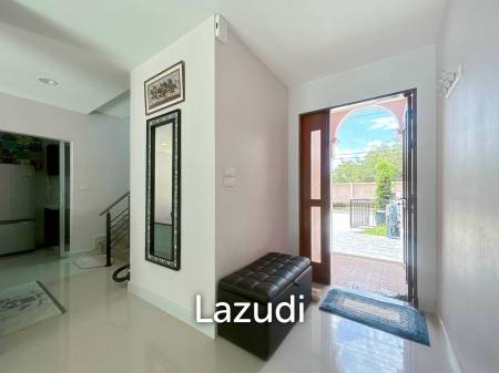 Boulevard Tuscany : 2 Bedroom Townhouse In Cha Am