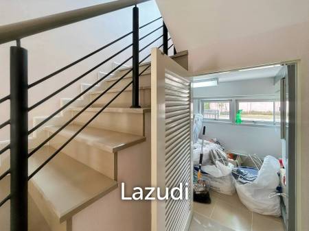 Boulevard Tuscany : 2 Bedroom Townhouse In Cha Am