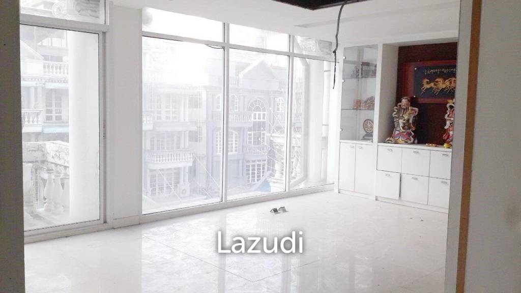 Prime 857 sqm Space in Sukhumvit 11, Bangkok