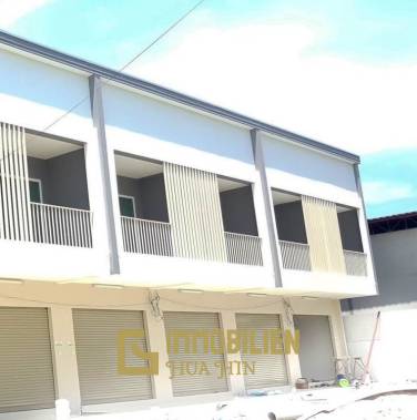 Commercial Building For Sale 114 SQ.M La Vallee Town 2